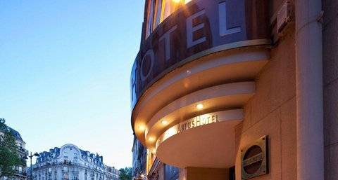 Artus 4* Paris